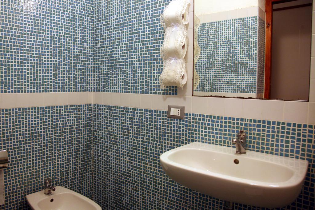 B&B Al Centro Di Palermo Exterior photo